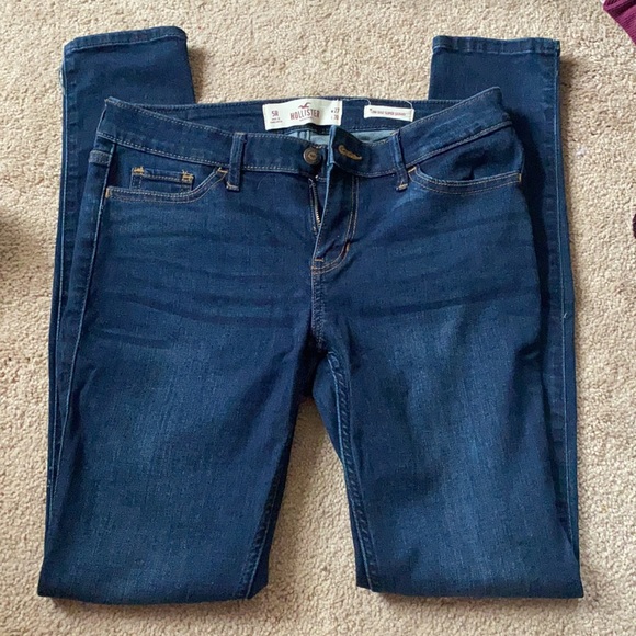 TWO PAIRS OF HOLLISTER JEANS - Picture 2 of 3